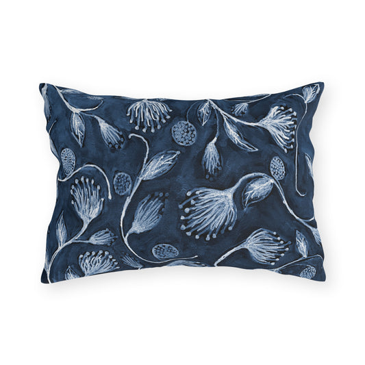 The Outdoor Pillow - Vine Entwine, Indigo